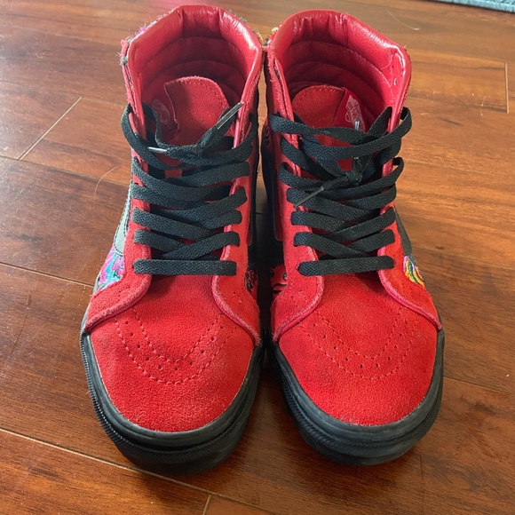 Red embroidered high top vans - Picture 2 of 6